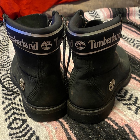 Timberland. Womens  Black Leather Boots - Picture 2 of 4